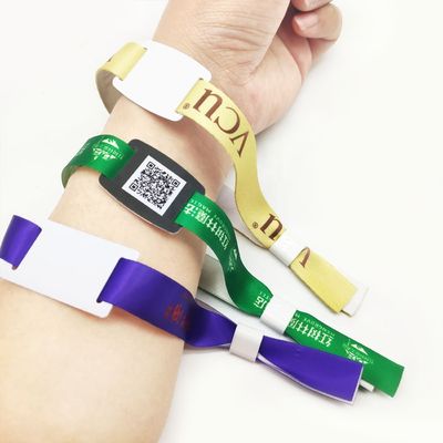 100 pièces personnalisées / sac Bracelet tissé en tissu RFID pour le festival de l'identité du client VIP