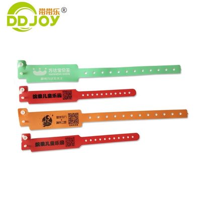 Bracelet réfléchissant en plastique Vinyl Id Bracelet imprimé avec logo personnalisé violet