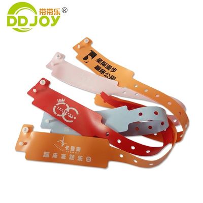 Bracelet réfléchissant en plastique Vinyl Id Bracelet imprimé avec logo personnalisé violet