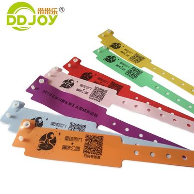 Bracelet réfléchissant en plastique Vinyl Id Bracelet imprimé avec logo personnalisé violet