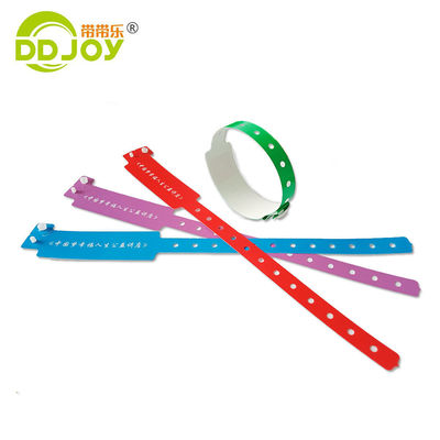 Bracelets Type bijoux Logo personnalisé imperméable à l'eau PE Snap Lock Bracelet pour piscine