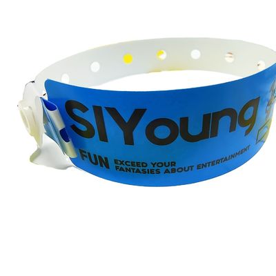 Des bracelets d'identité jetables, une solution en plastique étanche et personnalisée pour les événements