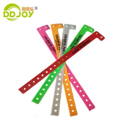 Pass VIP Entrée Événements Bracelet en PVC doux personnalisé pour un accès unique et exclusif