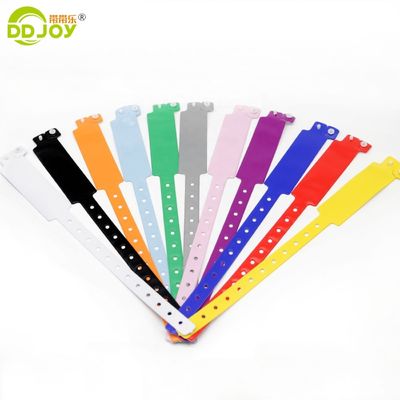Un bracelet jaune pour tout festival