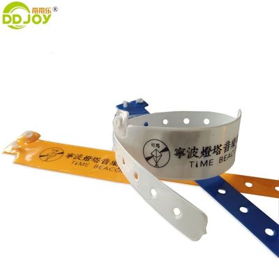 Logo personnalisé accepté Bracelet en plastique Bracelets en PVC pour événement de musique pour hommes