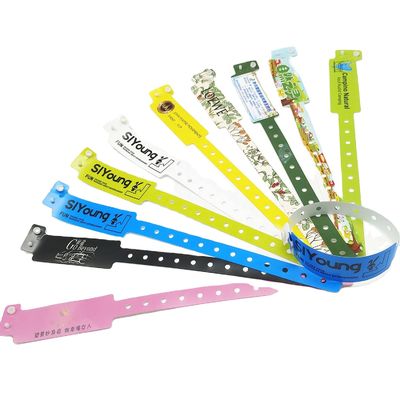 Des bracelets en vinyle en plastique pour acheteurs individuels et autres