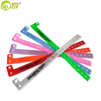 Bracelet de fête en forme de L en néon vert réfléchissant le logo personnalisé avec PVC et PVC réfléchissant