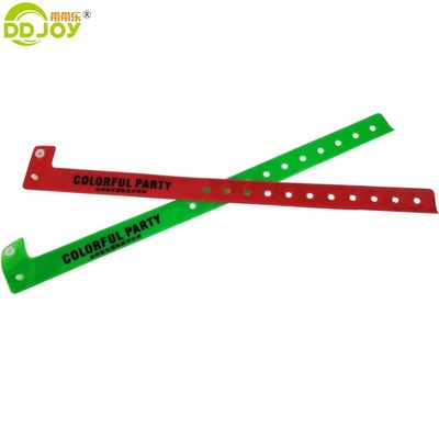 Bracelet de fête en forme de L en néon vert réfléchissant le logo personnalisé avec PVC et PVC réfléchissant