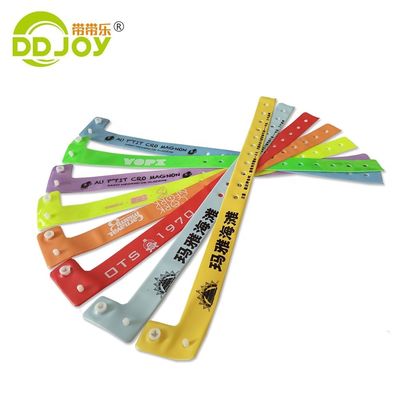 Bracelet bleu réfléchissant Plastic Vinyl Id Bracelet Impression avec logo personnalisé Expédition UPS DHL EMS Fedex TNT