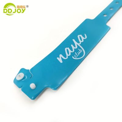 Des bracelets à boutons en PVC d'identification claire et un design personnalisé pour les hôtels