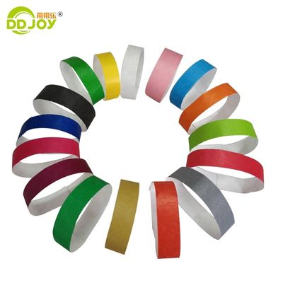 Des bracelets Tyvek simples en orange 100 pcs pour les fournitures d'événement Logo OEM personnalisé