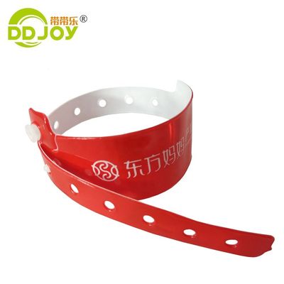 Événements personnalisés Bracelets en PVC couleur néon Cadeaux en plastique Festival Bracelet en vinyle