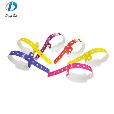 Main Stone Plastic Bracelet en papier synthétique violet pour les événements personnalisés Festival