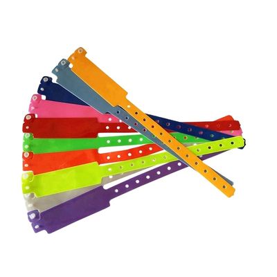 Bracelet en plastique de couleur néon personnalisé pour l'identification hôtelière