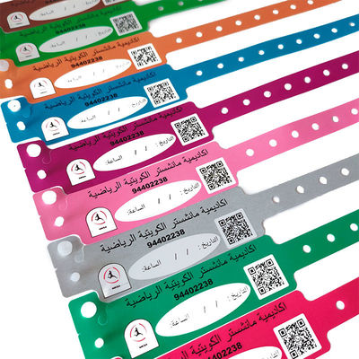 Certifié ISO9001 Impression numérique personnalisée CMYK Bracelet en plastique étanche pour hôtel