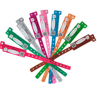 Certifié ISO9001 Impression numérique personnalisée CMYK Bracelet en plastique étanche pour hôtel