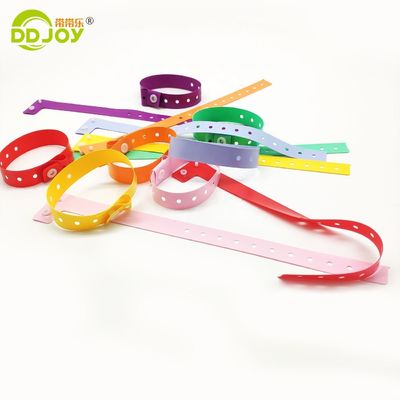 Style romantique 100 MOQ Bracelets en vinyle pour les événements Club Musique Rencontre Fête