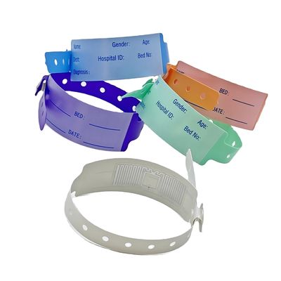 Des bracelets en papier d'impression thermique RFID de taille personnalisée pour la reconnaissance de puces médicales