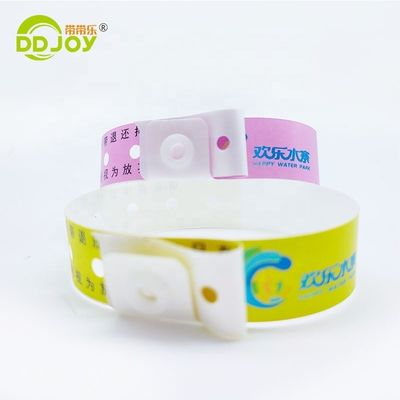 Bracelet en plastique imperméable à l'eau à usage unique pour les parcs/événements/festivals