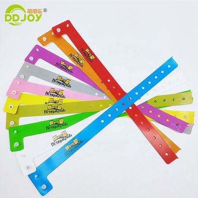 Bracelet en plastique imperméable à l'eau à usage unique pour les parcs/événements/festivals