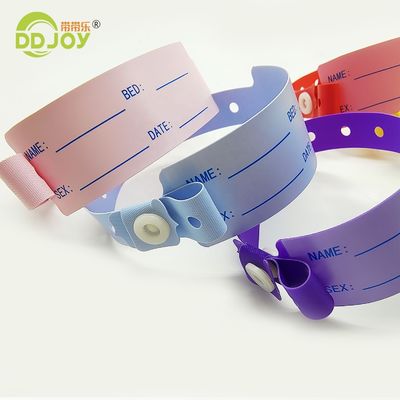 Des bracelets d'identification jetables en vinyle personnalisés pour les patients hospitalisés