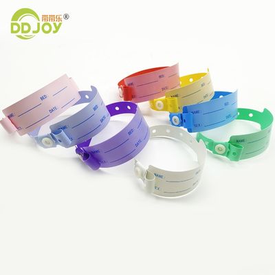 Des bracelets d'identification jetables en vinyle personnalisés pour les patients hospitalisés