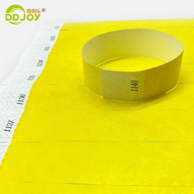 Des bracelets Tyvek imperméables à l'eau pour les événements et les fêtes