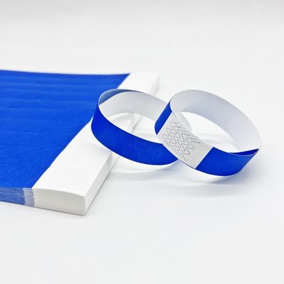 Des bracelets Tyvek jetables sur mesure avec étiquette RFID imprimée