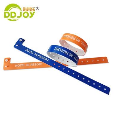 Des bracelets d'identification en PVC jetables de 250*25 mm avec un design personnalisable