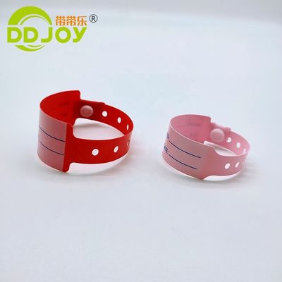 Des bracelets personnalisés pour hommes en PVC/Vinyl pour hôpitaux pour patients médicaux et enfants de DDJOY en vrac