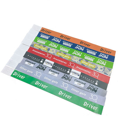Des bracelets Tyvek de couleur solide pour les événements et les festivals personnalisables et imperméables