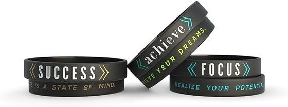 Impression à écran de soie Logo personnalisé Bracelet en caoutchouc pour événements et fêtes Cadeaux