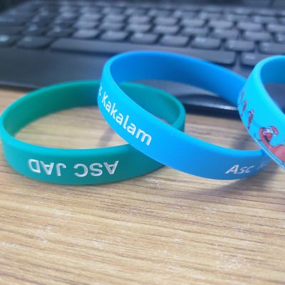 Événements sportifs Bracelets en caoutchouc GlOW personnalisés pour les festivals