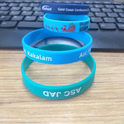 Événements sportifs Bracelets en caoutchouc GlOW personnalisés pour les festivals