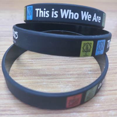 Matériau en silicone Bracelet personnalisé Défoncé pour les événements 2024 Articles Silicone étanche