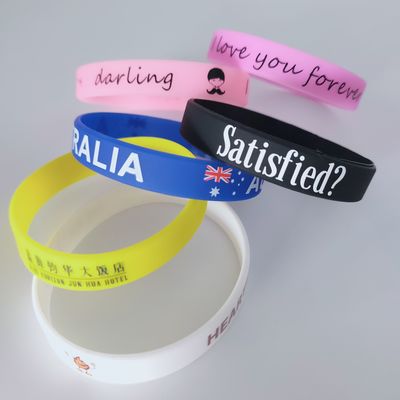 170*12*2mm Largeur de bande Brillant dans le noir Bracelet en silicium personnalisé pour les événements Festival