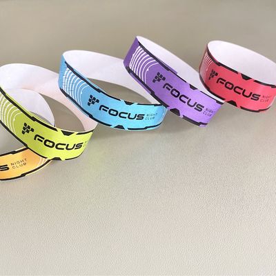 Logo personnalisé Bracelet imprimé Papier imperméable Tyvek Bracelets Fermeture adhésive solide