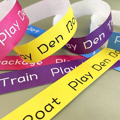 Cadeaux promotionnels Des bracelets en papier jetables personnalisés avec une solution d'identification de logo personnalisé