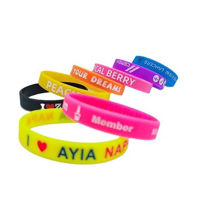 Technique en relief Poignet en silicone multicolore Bracelets en caoutchouc pour le style nautique