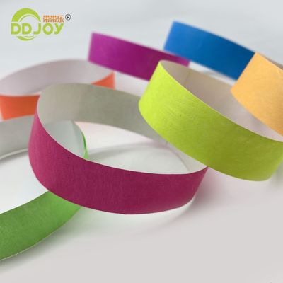 Des bracelets personnalisés personnalisés avec fermeture adhésive forte
