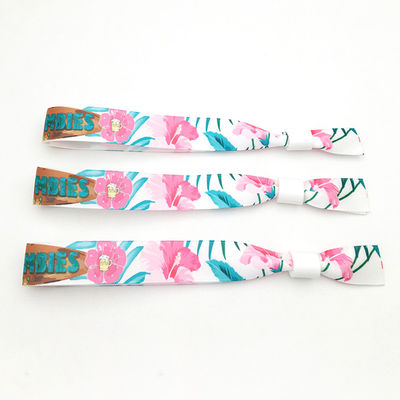 Des bracelets RFID avec tissu polyester et impression de logo