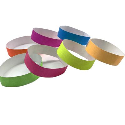 Poignet Tyvek imprimé sur mesure pour les événements et les festivals en couleur néon vibrante