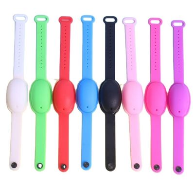 Dispensateur de bracelet de désinfectant pour les mains liquide portable en silicone pour enfants GW 0,25 kg / PCS