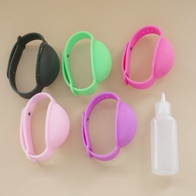 Dispensateur de bracelet de désinfectant pour les mains liquide portable en silicone pour enfants GW 0,25 kg / PCS