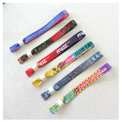 Rings RFID pour les fêtes et les événements Tissu satiné personnalisé avec impression de logo Taille 350 * 15 mm