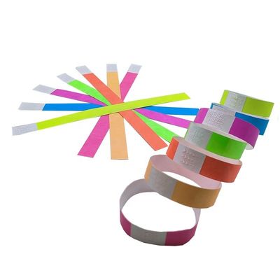 Faites une déclaration lors des festivals avec notre bracelet Tyvek en papier néon de différentes couleurs