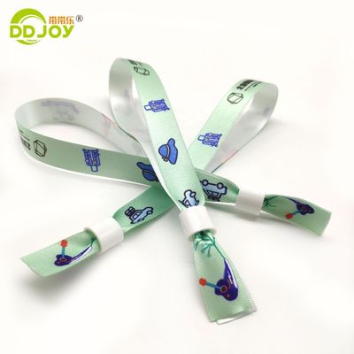 Des bracelets tissés en tissu de festival personnalisables avec un design réglable et des illustrations personnalisées