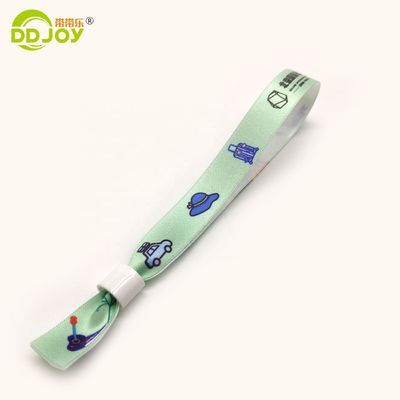 Des bracelets tissés en tissu de festival personnalisables avec un design réglable et des illustrations personnalisées