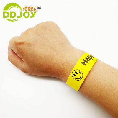 Des bracelets en papier d'identification sécurisés et étanches pour les fournisseurs invités