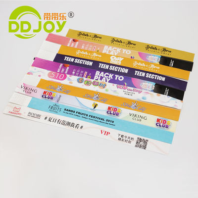Des bracelets en papier Tyvek jetables personnalisables 250*25mm/250*19mm pour tous les utilisateurs finaux ciblés